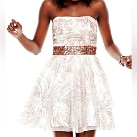 Beautiful Strapless Dress by Masquerade - Juniors Size 11/12 - Picture 1 of 11